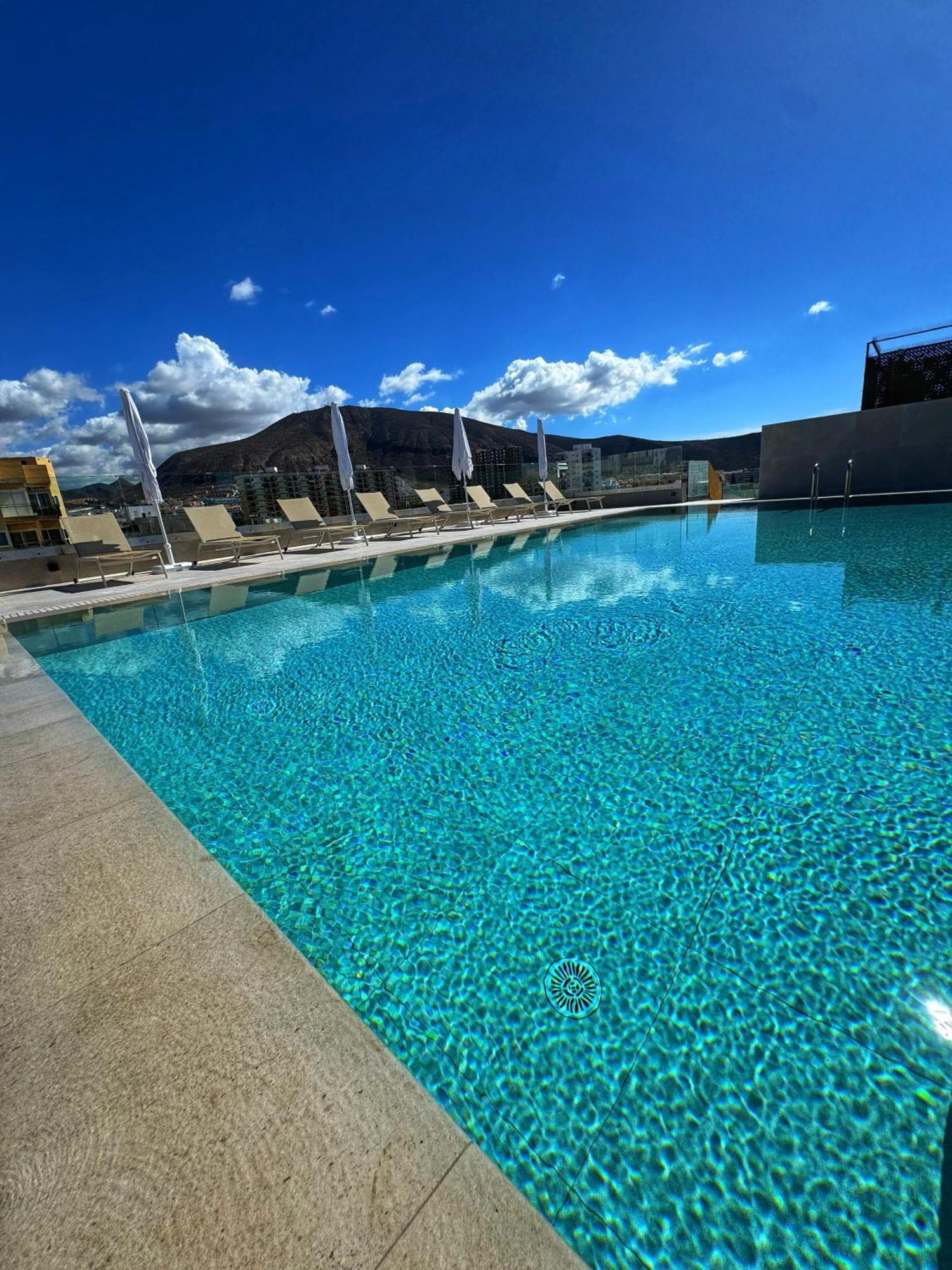 Hotel Reveron Plaza Лос Кристианос Екстериор снимка
