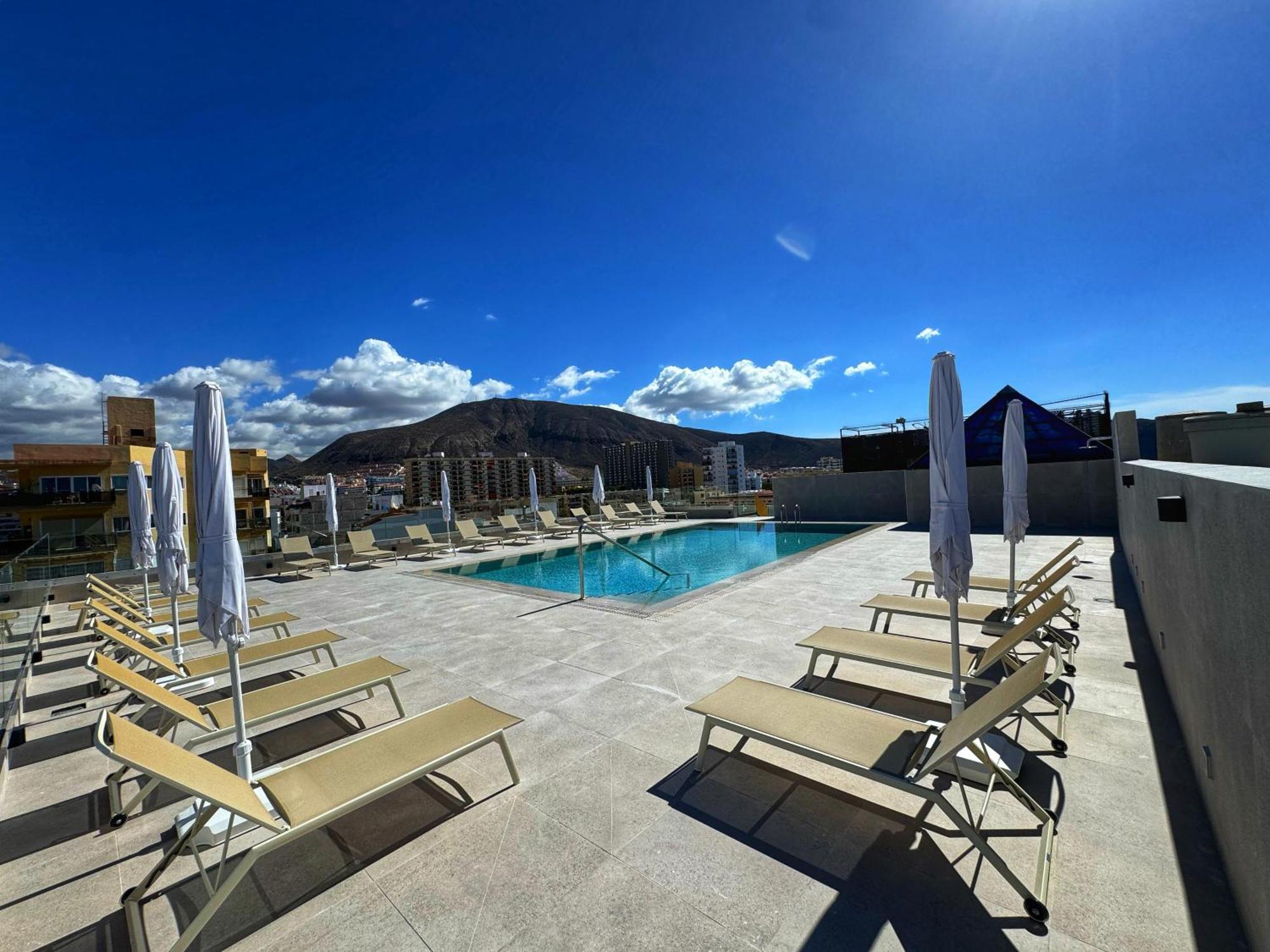 Hotel Reveron Plaza Лос Кристианос Екстериор снимка