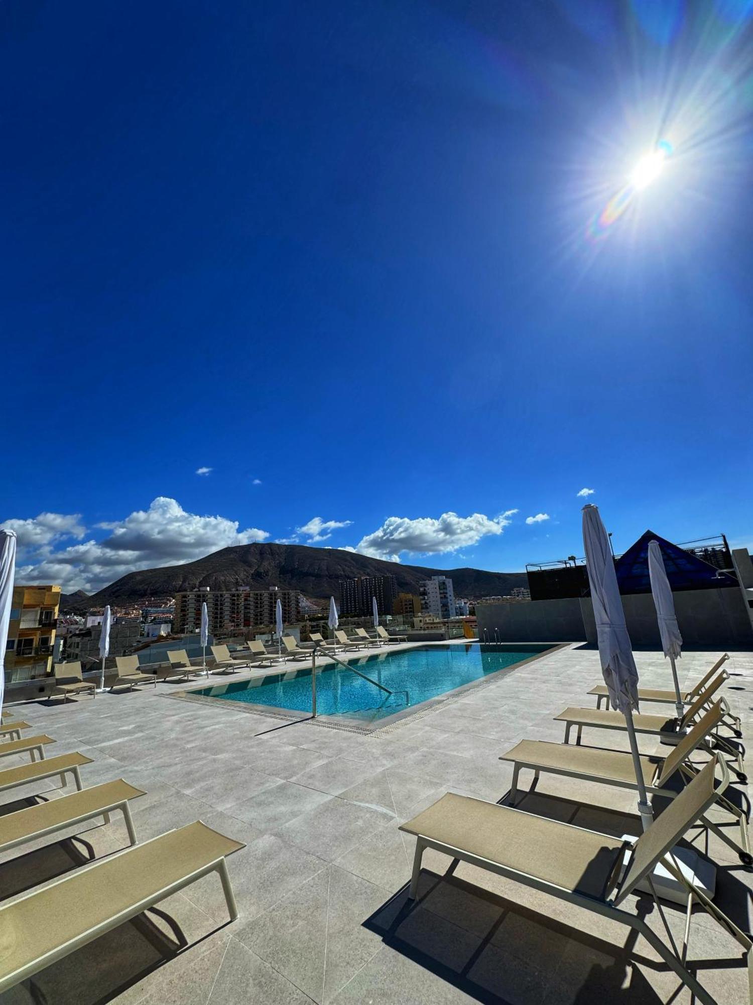 Hotel Reveron Plaza Лос Кристианос Екстериор снимка