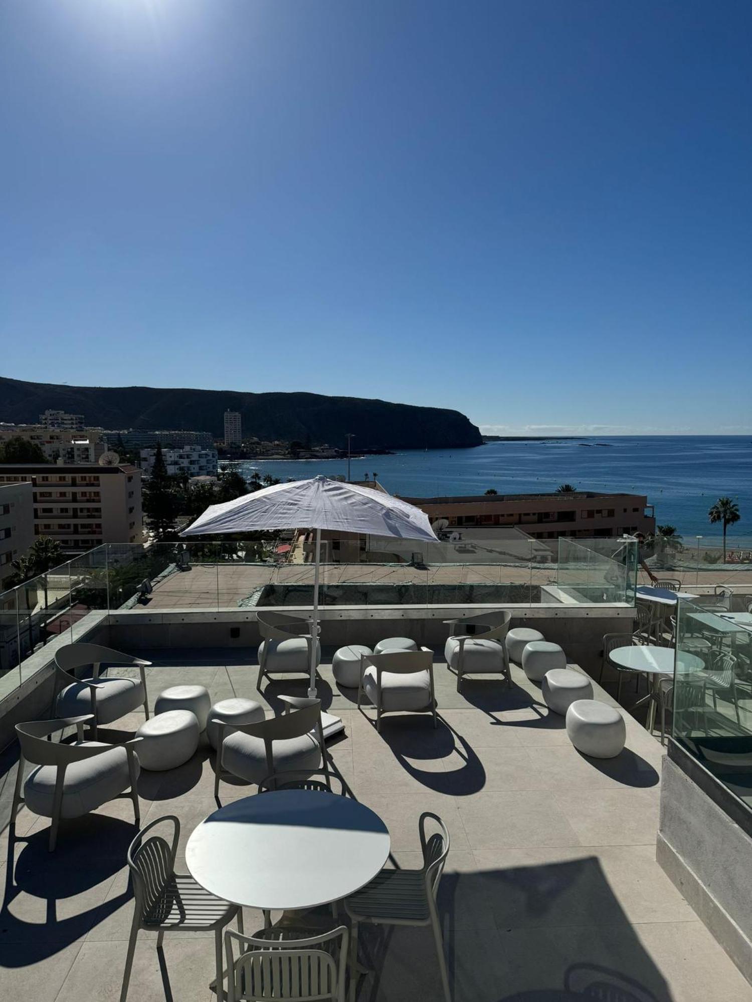 Hotel Reveron Plaza Лос Кристианос Екстериор снимка