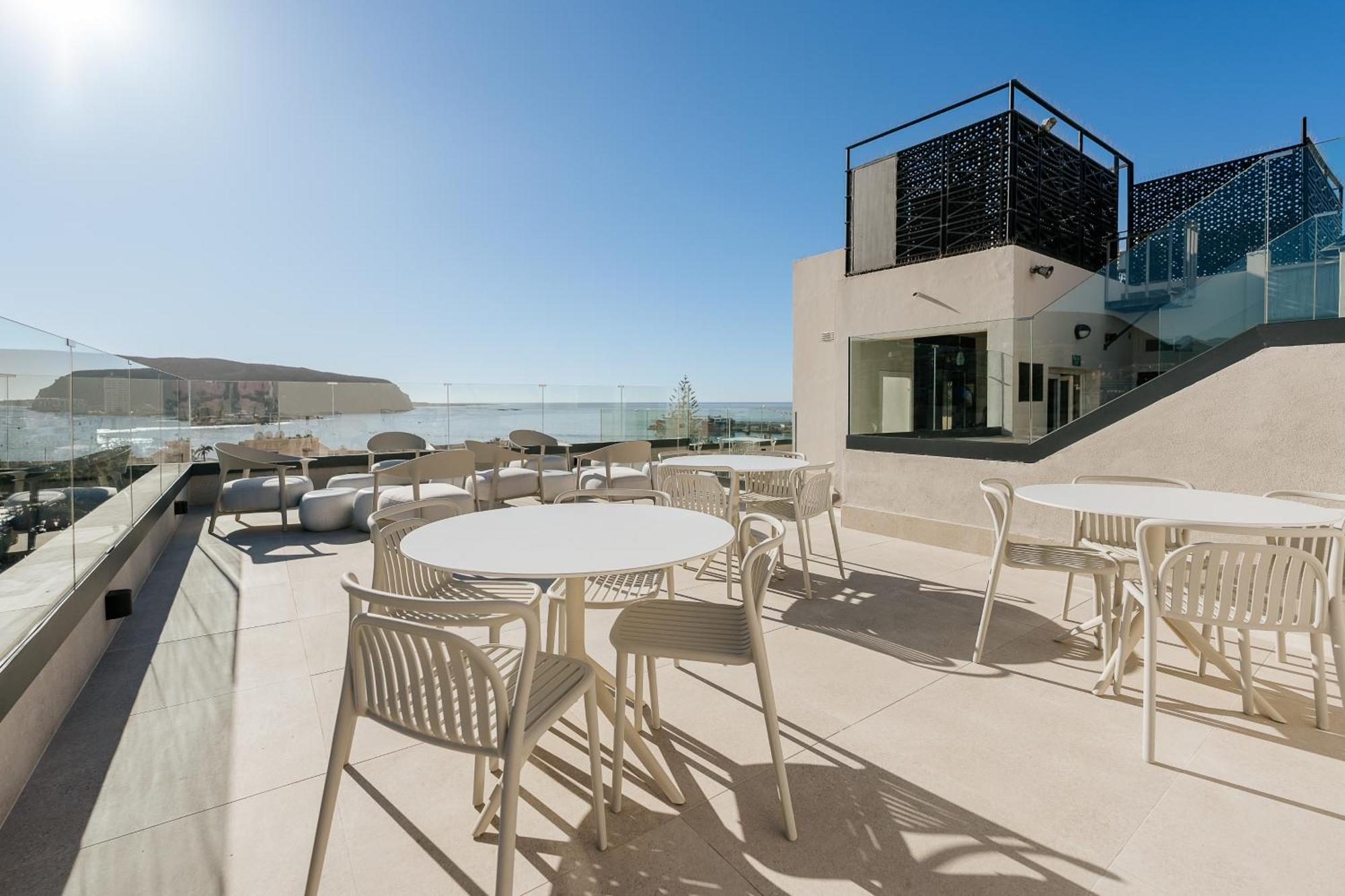 Hotel Reveron Plaza Лос Кристианос Екстериор снимка