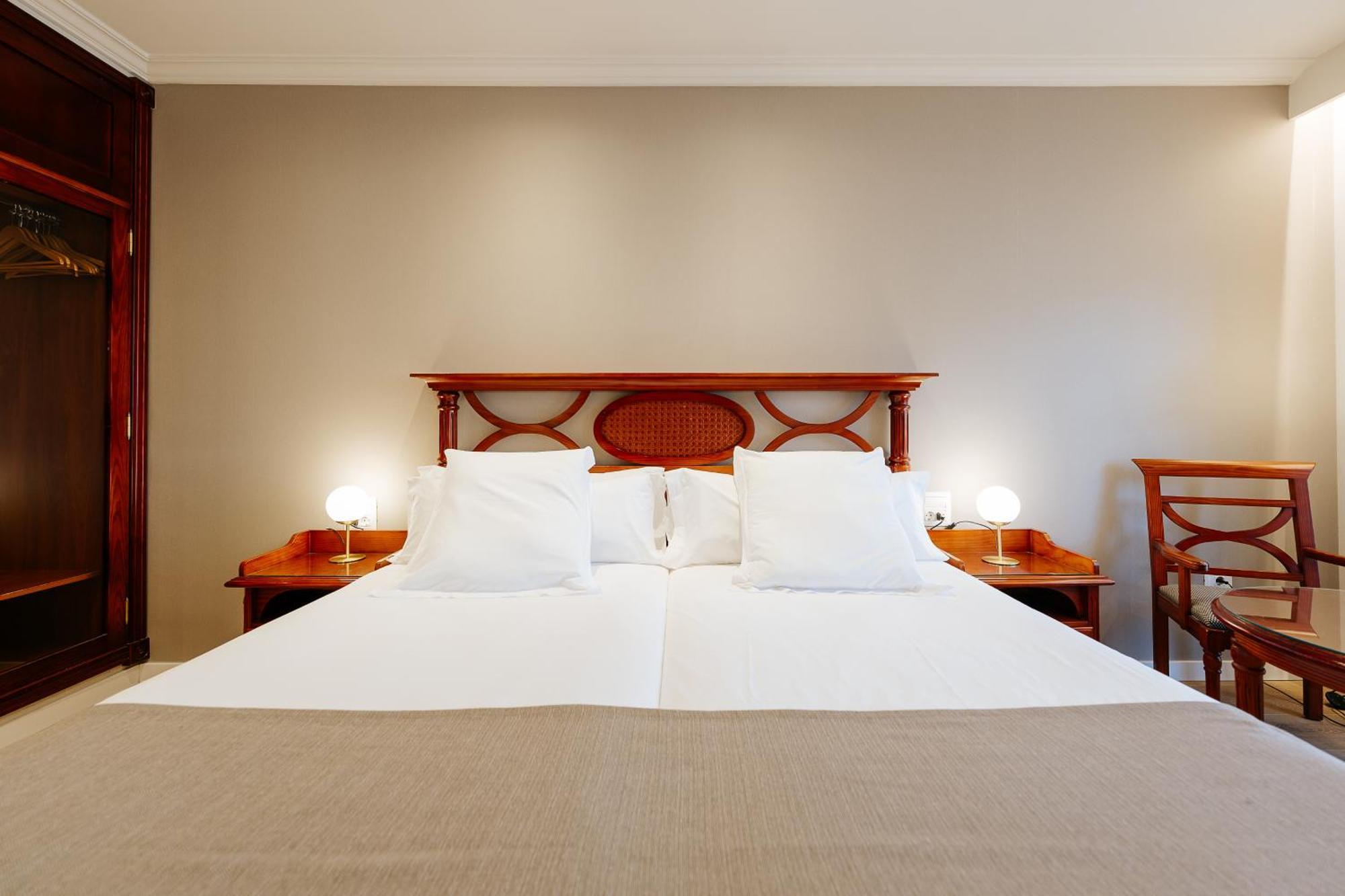 Hotel Reveron Plaza Лос Кристианос Екстериор снимка